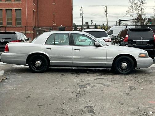2003 Ford Crown Victoria LX