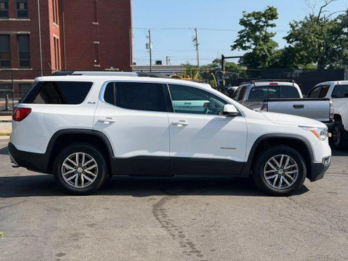White 2017 GMC Acadia SLE-2
