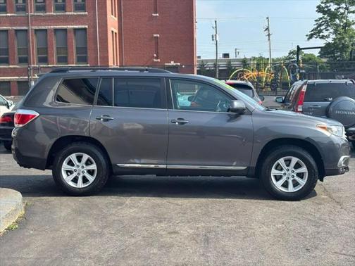 2013 Toyota Highlander SE