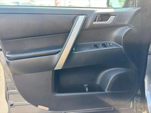 2013 Toyota Highlander SE