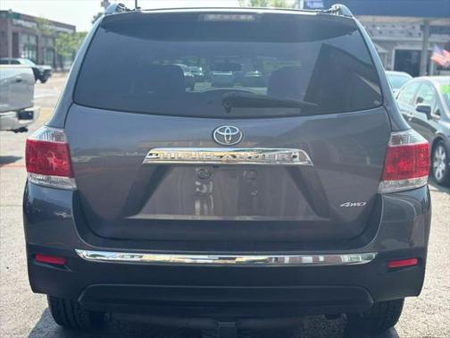 2013 Toyota Highlander SE