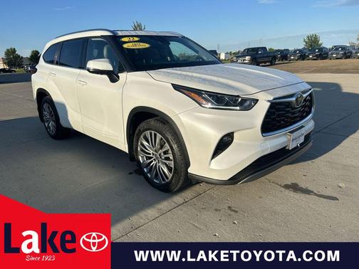 2022 Toyota Highlander Platinum