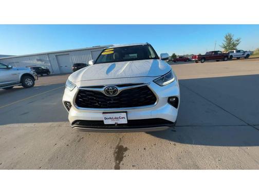 2022 Toyota Highlander Platinum