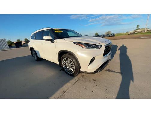 2022 Toyota Highlander Platinum