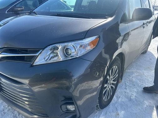 2019 Toyota Sienna XLE