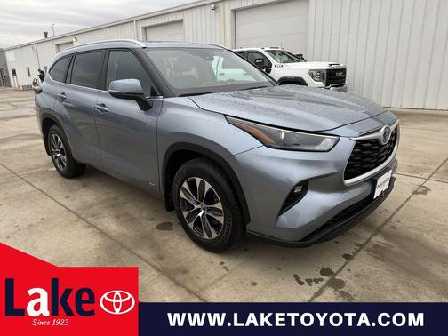 2024 Toyota Highlander Hybrid XLE