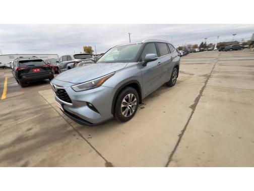 2024 Toyota Highlander Hybrid XLE