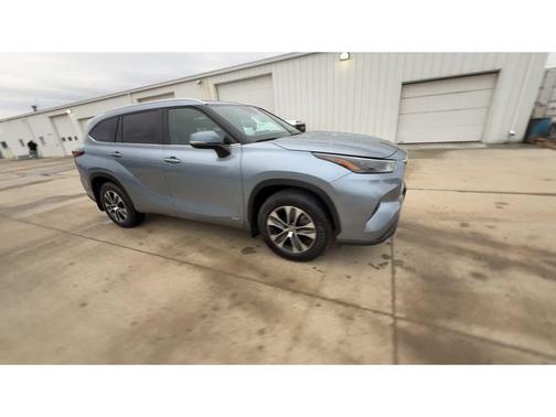 2024 Toyota Highlander Hybrid XLE