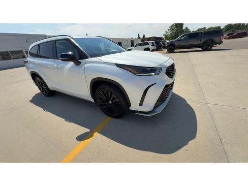 Wind Chill Pearl 2023 Toyota Highlander XSE