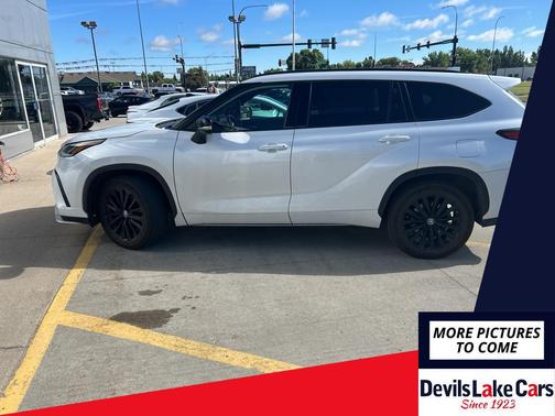 Wind Chill Pearl 2023 Toyota Highlander XSE