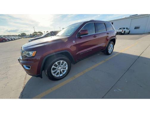 Velvet Red Pearlcoat 2021 Jeep Grand Cherokee Laredo