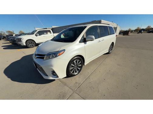 2019 Toyota Sienna Limited Premium