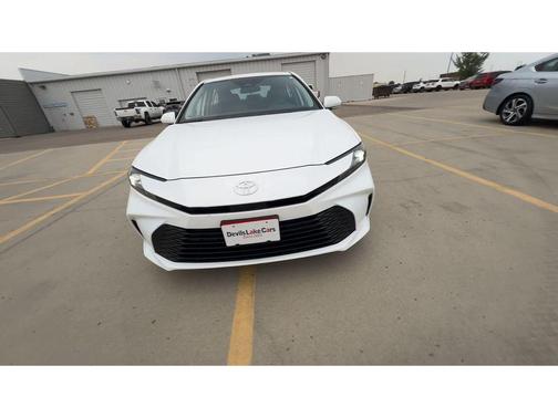 Ice Cap 2025 Toyota Camry LE