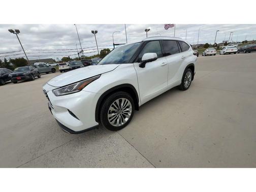 Wind Chill Pearl 2026 Toyota Highlander Platinum
