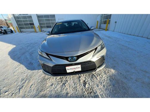 2023 Toyota Camry Hybrid XLE