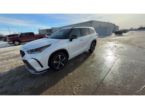2022 Toyota Highlander XSE