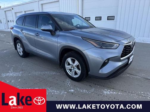 2022 Toyota Highlander LE