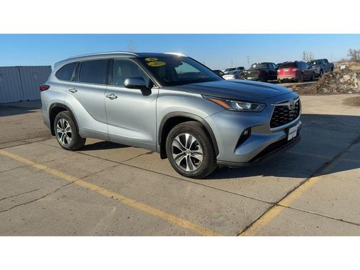 Moon Dust 2020 Toyota Highlander XLE