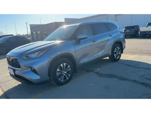 Moon Dust 2020 Toyota Highlander XLE
