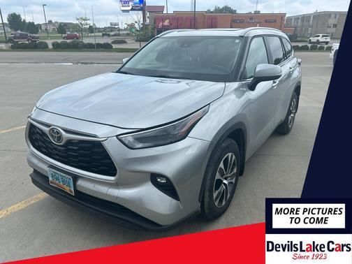 Celestial Silver Metallic 2023 Toyota Highlander XLE