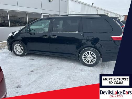2016 Toyota Sienna XLE