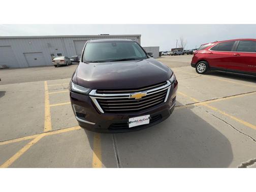 Black Cherry Metallic 2023 Chevrolet Traverse High Country