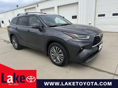 Magnetic Gray Metallic 2021 Toyota Highlander Hybrid Platinum