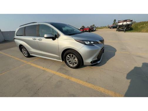 Celestial Silver Metallic 2025 Toyota Sienna XLE