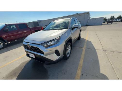Silver Sky Metallic 2019 Toyota RAV4 LE