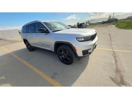 Silver Zynith 2025 Jeep Grand Cherokee L Altitude