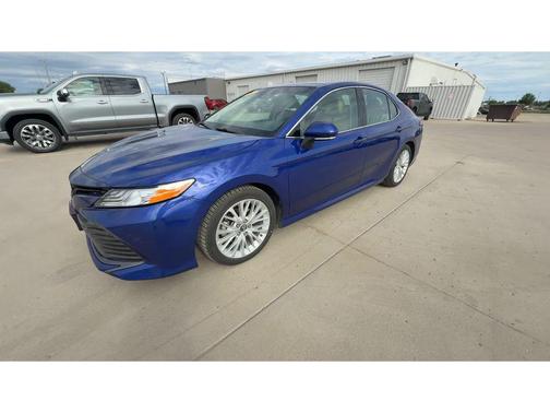 Blue Crush Metallic 2018 Toyota Camry XLE