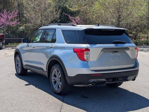 Iconic Silver Metallic 2023 Ford Explorer XLT