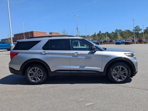 Iconic Silver Metallic 2023 Ford Explorer XLT