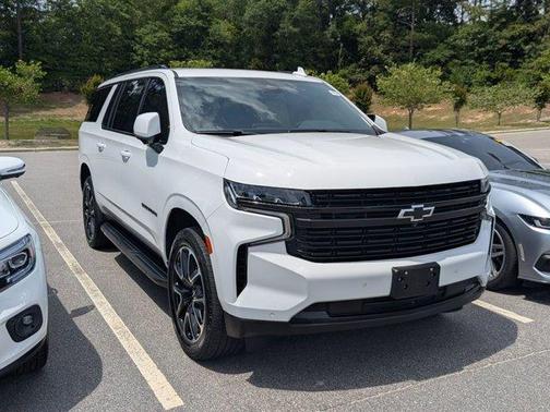 Summit White 2023 Chevrolet Suburban RST