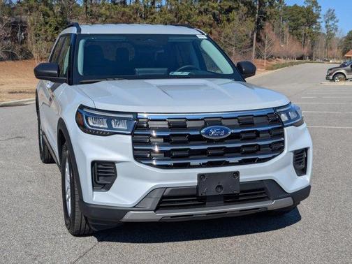 White Metallic 2026 Ford Explorer Active