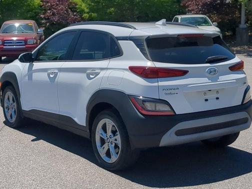 Lunar White 2023 Hyundai KONA SEL