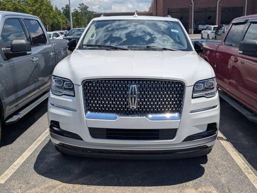 White Metallic 2022 Lincoln Navigator Reserve