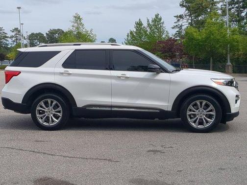 White Metallic 2021 Ford Explorer Limited