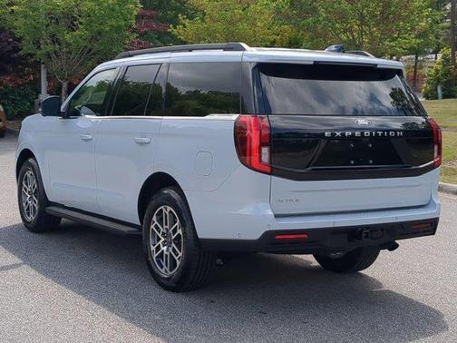Silver Metallic 2025 Ford Expedition Active