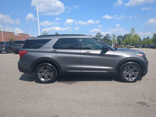 Gray Metallic 2022 Ford Explorer XLT