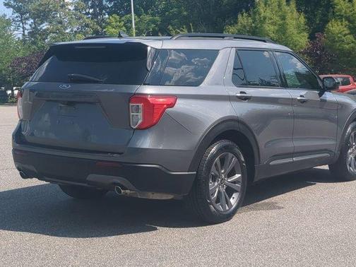 Gray Metallic 2022 Ford Explorer XLT
