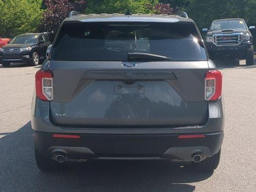 Gray Metallic 2022 Ford Explorer XLT