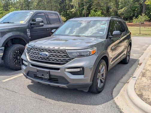 Gray Metallic 2022 Ford Explorer XLT