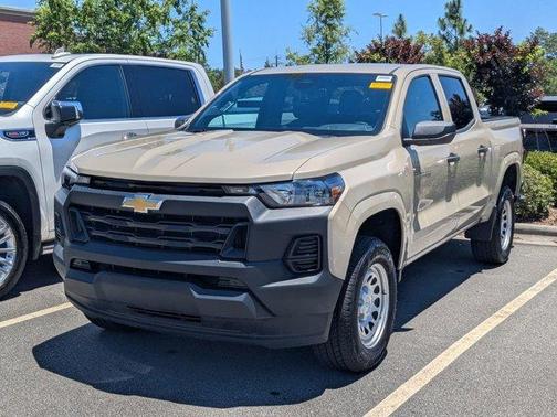 Sand Dune Metallic 2023 Chevrolet Colorado WT