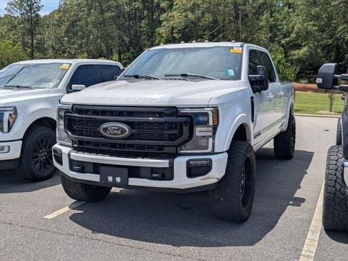 White 2022 Ford F-350 Lariat Super Duty