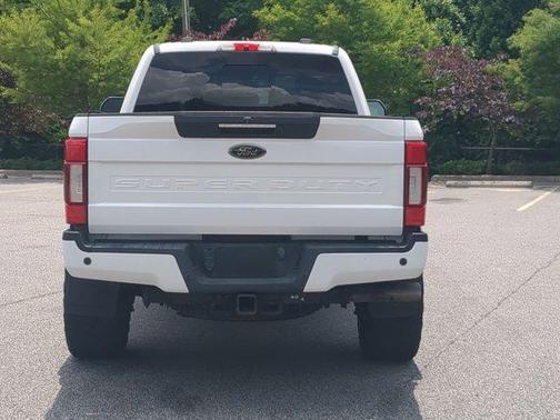 White 2022 Ford F-350 Lariat Super Duty