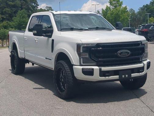 White 2022 Ford F-350 Lariat Super Duty