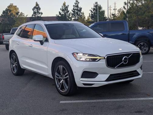 2019 Volvo XC60 T5 MOMENTUM
