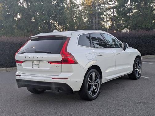 2019 Volvo XC60 T5 MOMENTUM