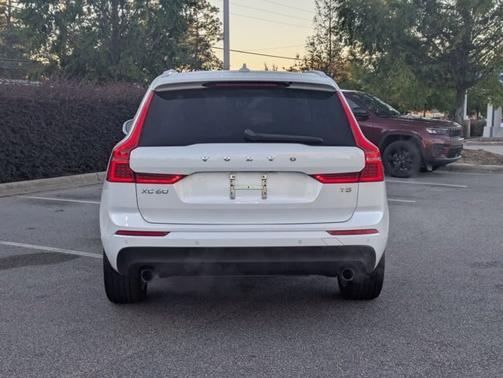 2019 Volvo XC60 T5 MOMENTUM